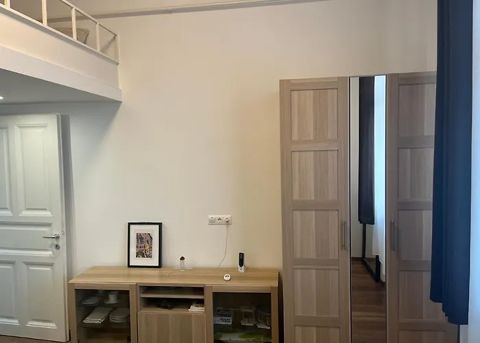 Close To Everything * Budapest