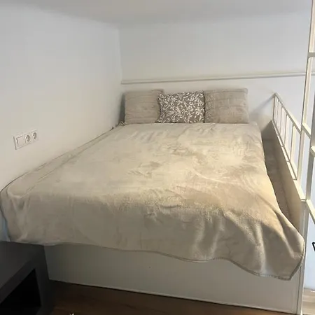 Close To Everything شقة