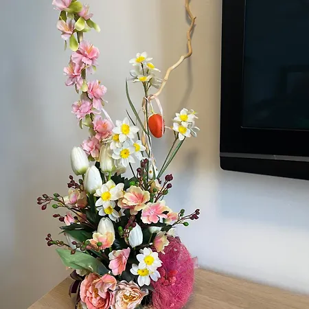 Close To Everything * Budapešť